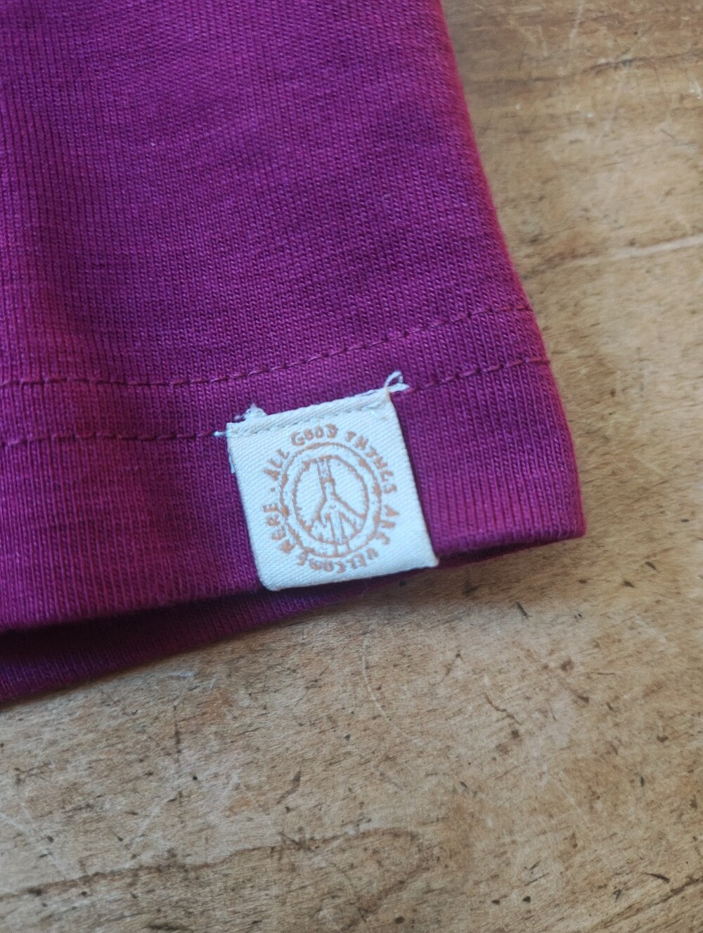 NWT AGtawh All Good Things Welcome Here Embroidered Appliqué Peace Sign Tee - Picture 7 of 8